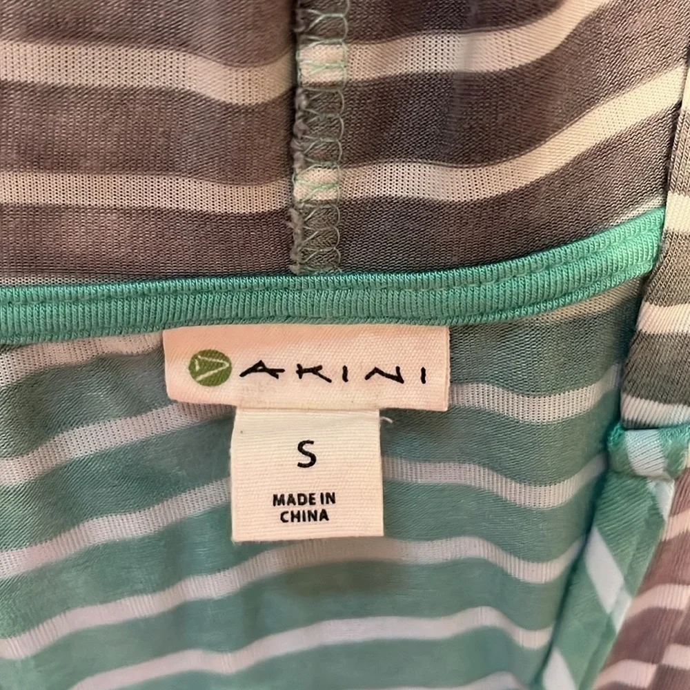 Akini Hoodie SZ Small